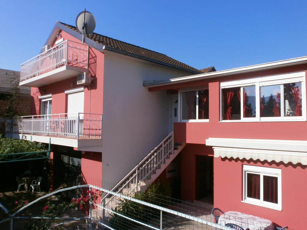 Studio Max Bijela Exterior foto